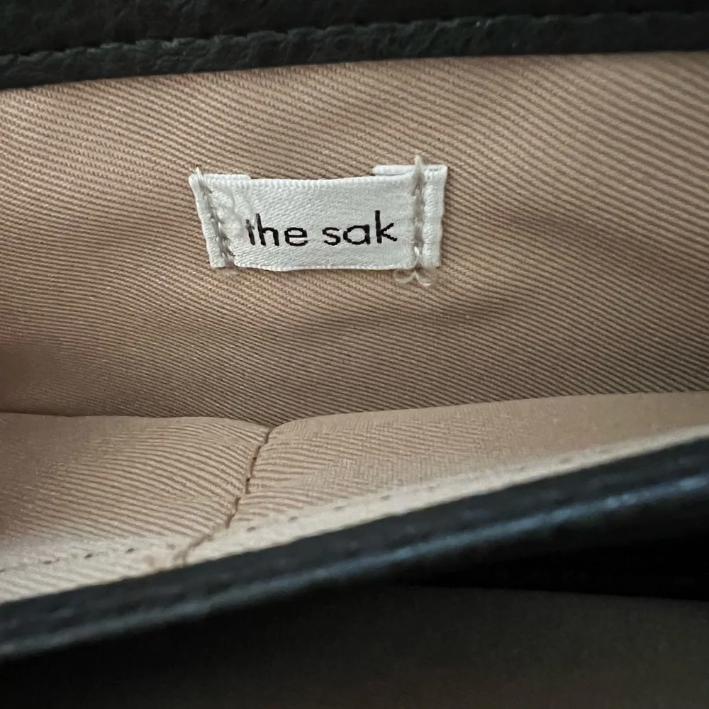 NWT The Sak Iris Leather Large Smartphone Crossbody Bag - Picture 11 of 11